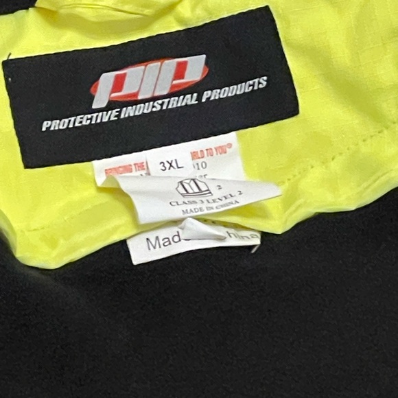 High-Visibility Yellow Jacket with Reflective Stripes - Picture 4 of 4